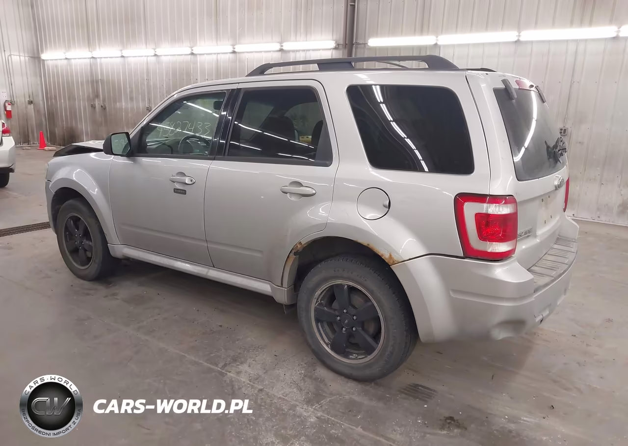 2009 Ford Escape Xlt VIN:1FMCU93749KB78456 - 3