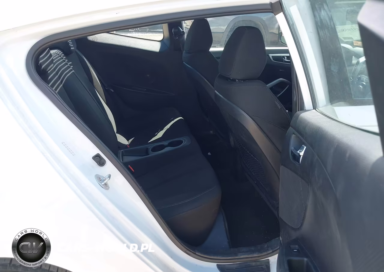 2017 Hyundai Veloster Value Edition VIN:KMHTC6ADXHU312366 - 8