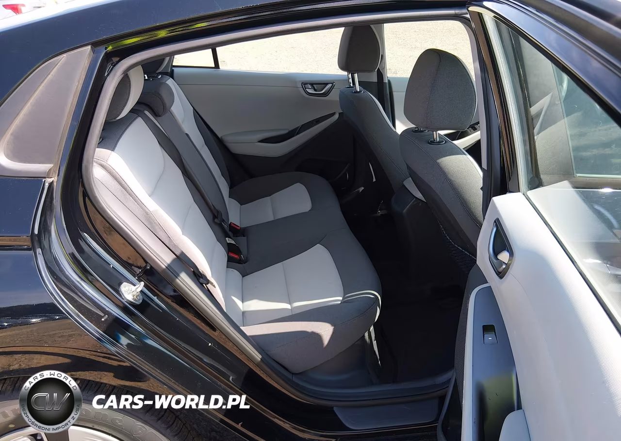 2020 Hyundai Ioniq Hybrid Blue VIN:KMHC65LC3LU220143 - 8
