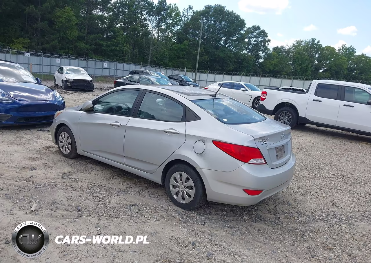 2015 Hyundai Accent Gls VIN:KMHCT4AE0FU883018 - 3