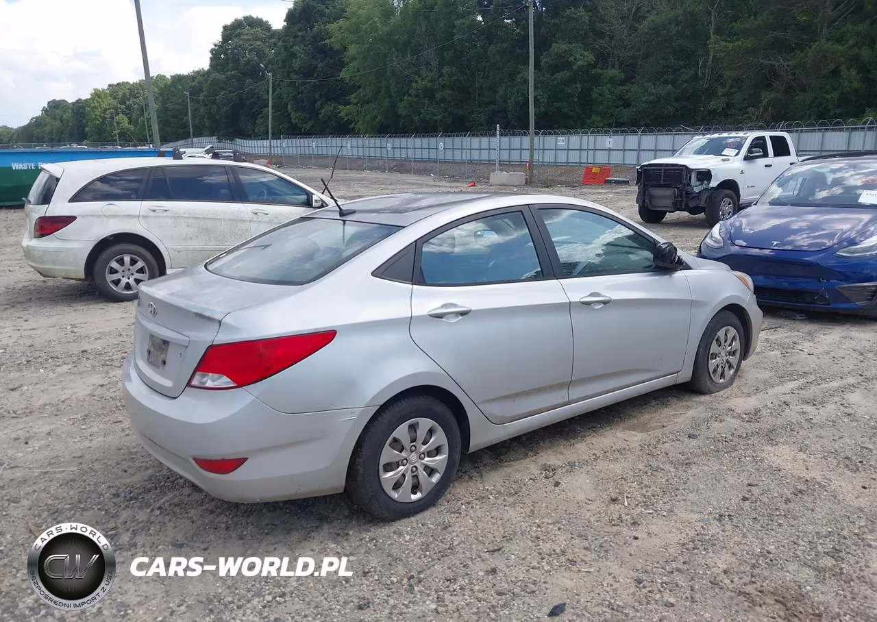2015 Hyundai Accent Gls VIN:KMHCT4AE0FU883018 - 4