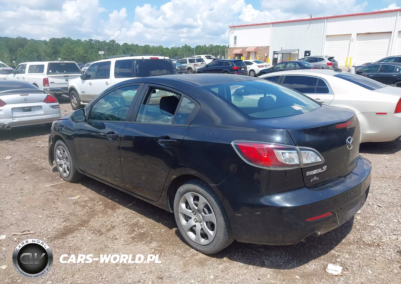 2012 Mazda Mazda3 I Sport VIN:JM1BL1UF2C1530344 - 3