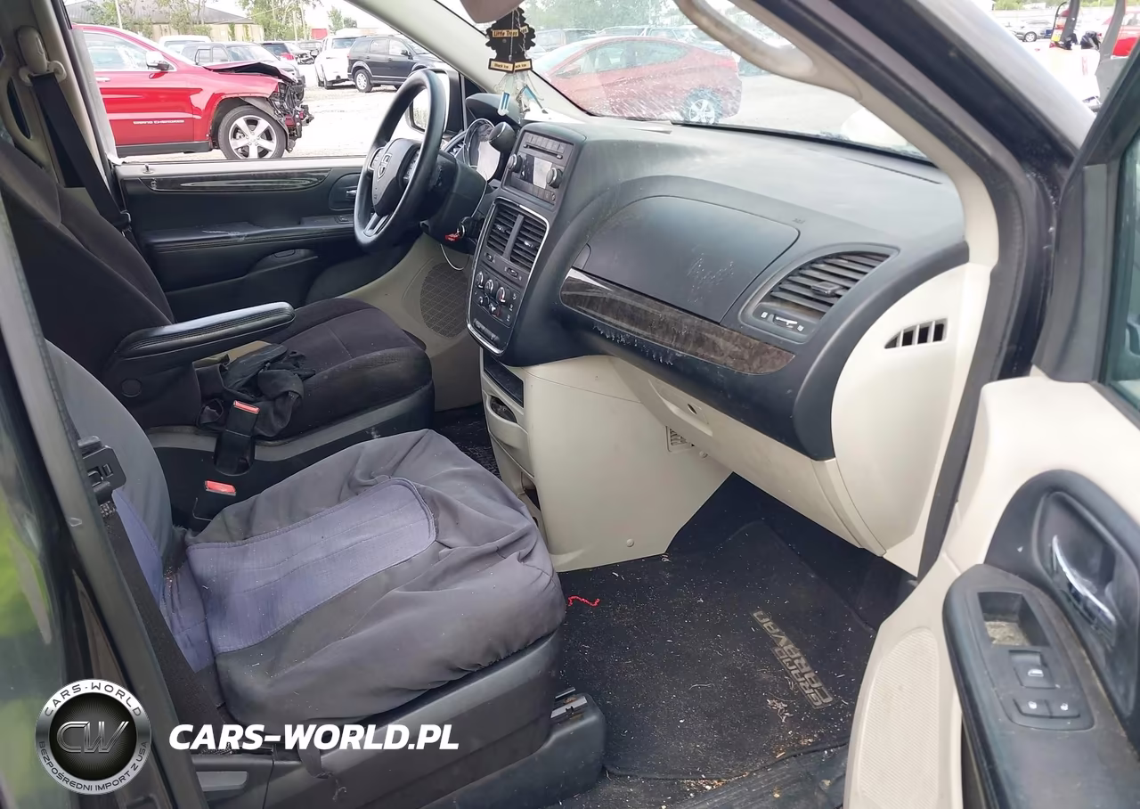 2011 Dodge Grand Caravan Express VIN:2D4RN4DG4BR696638 - 5