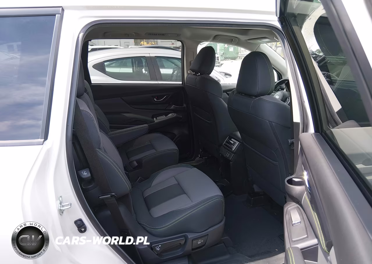 2025 Subaru Ascent Onyx Edition 7-Passenger VIN:4S4WMAFDXS3402068 - 8