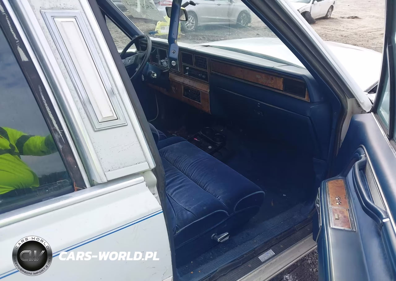 1985 Lincoln Town Car VIN:1LNBP96F4Y759678 - 5