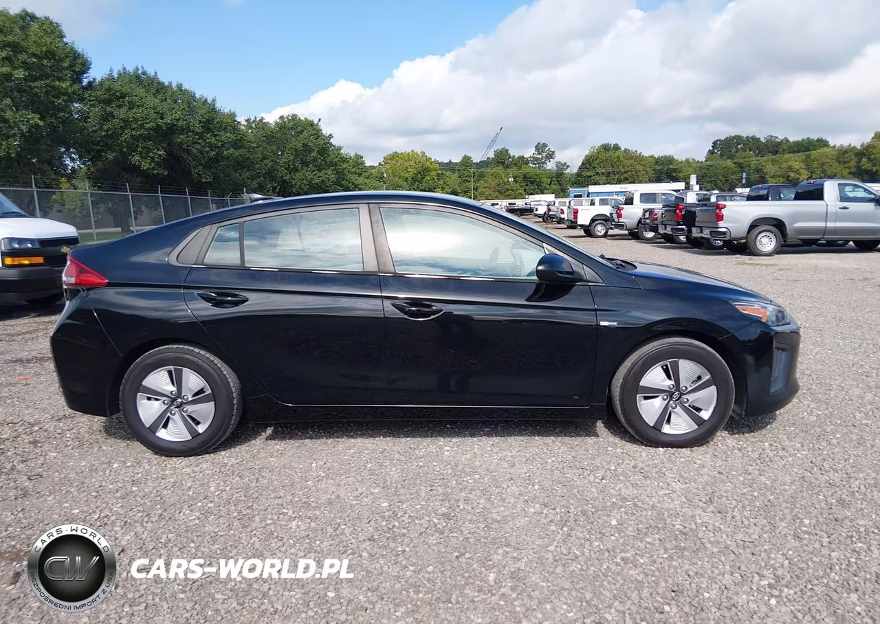 2020 Hyundai Ioniq Hybrid Blue VIN:KMHC65LC8LU218761 - 18