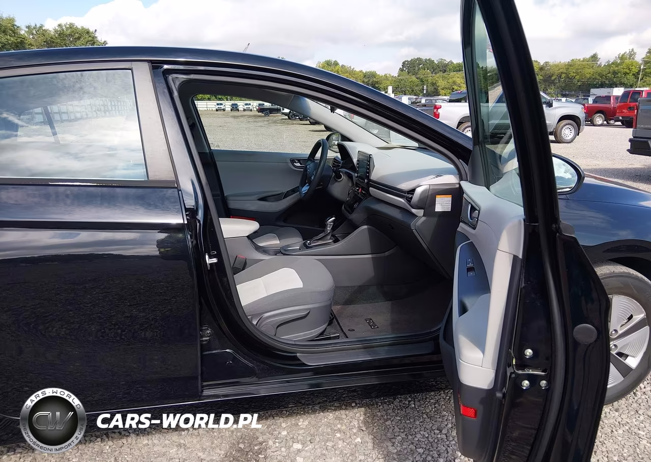 2020 Hyundai Ioniq Hybrid Blue VIN:KMHC65LC8LU218761 - 5
