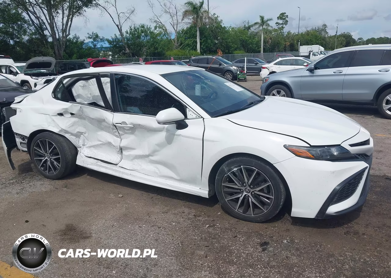 2024 Toyota Camry Se – zdjęcie 1 z 16