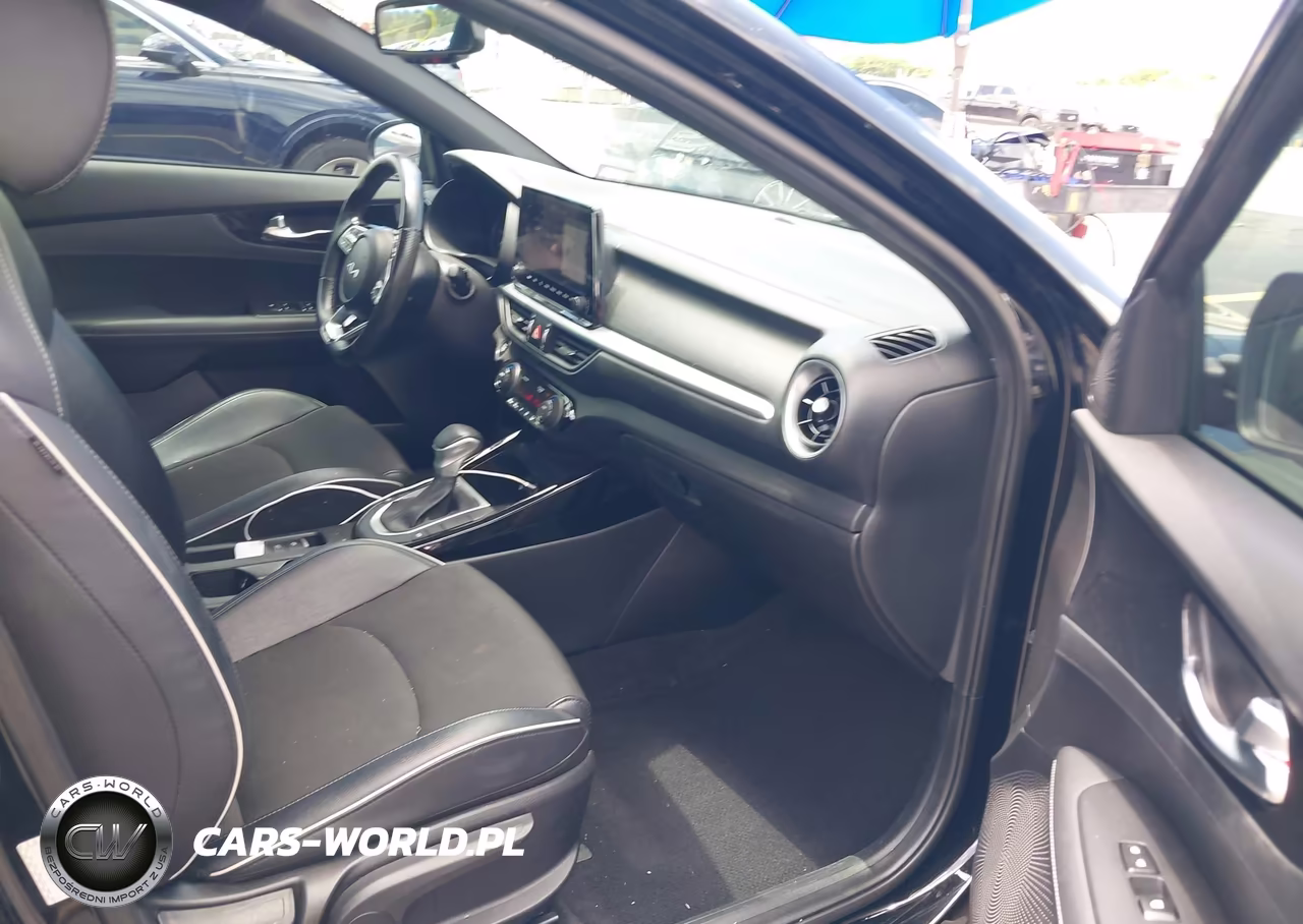 2023 Kia Forte Gt-Line VIN:3KPF54AD0PE664790 - 5
