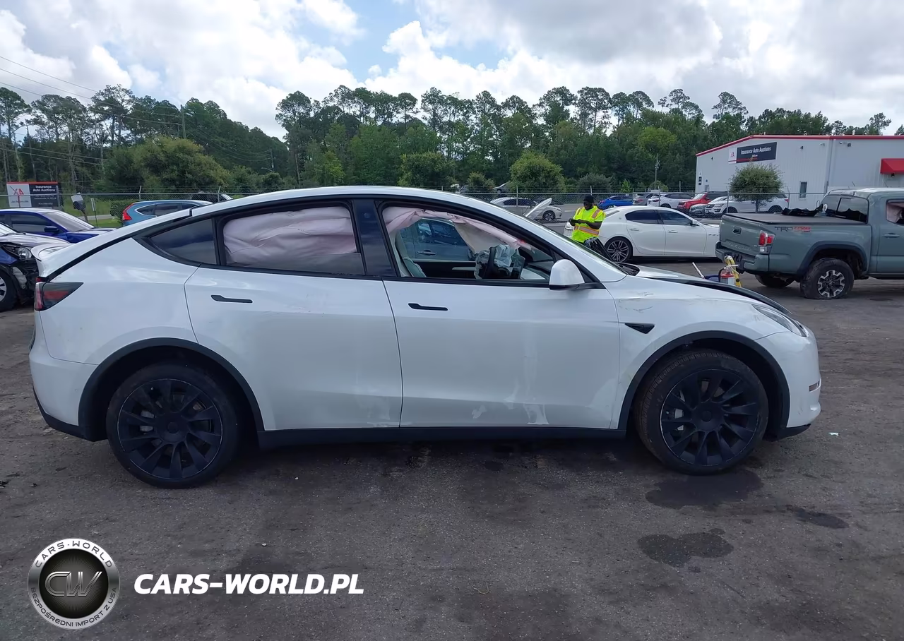 2022 Tesla Model Y Long Range Dual Motor All-Wheel Drive VIN:7SAYGDEE9NF535737 - 12