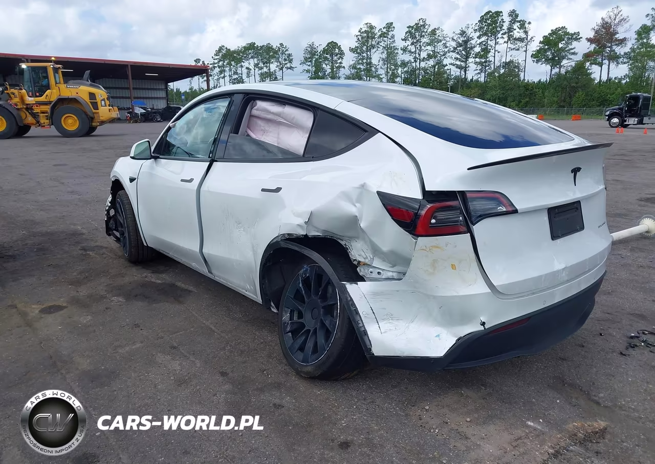 2022 Tesla Model Y Long Range Dual Motor All-Wheel Drive VIN:7SAYGDEE9NF535737 - 3