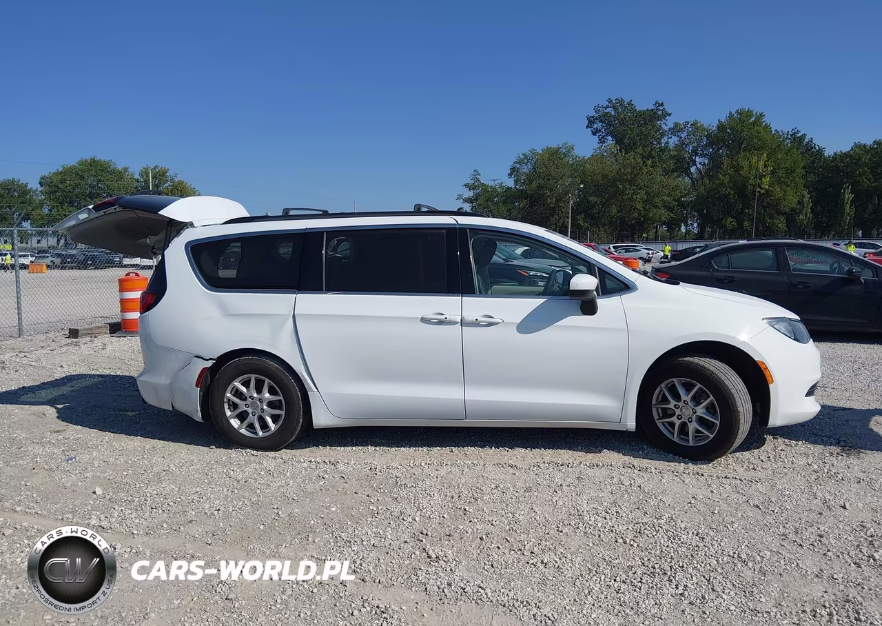 2020 Chrysler Voyager Lxi VIN:2C4RC1DG0LR216548 - 13