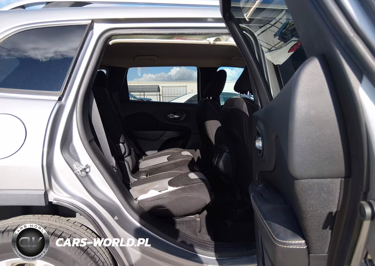 2014 Jeep Cherokee Latitude VIN:1C4PJLCB0EW182698 - 8