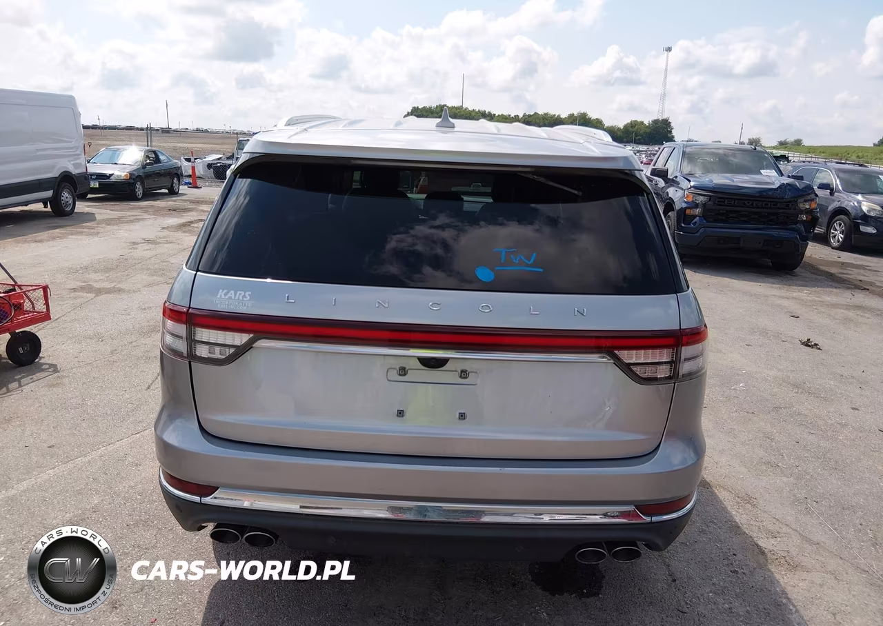 2020 Lincoln Aviator Standard VIN:5LM5J6XCXLGL09775 - 17