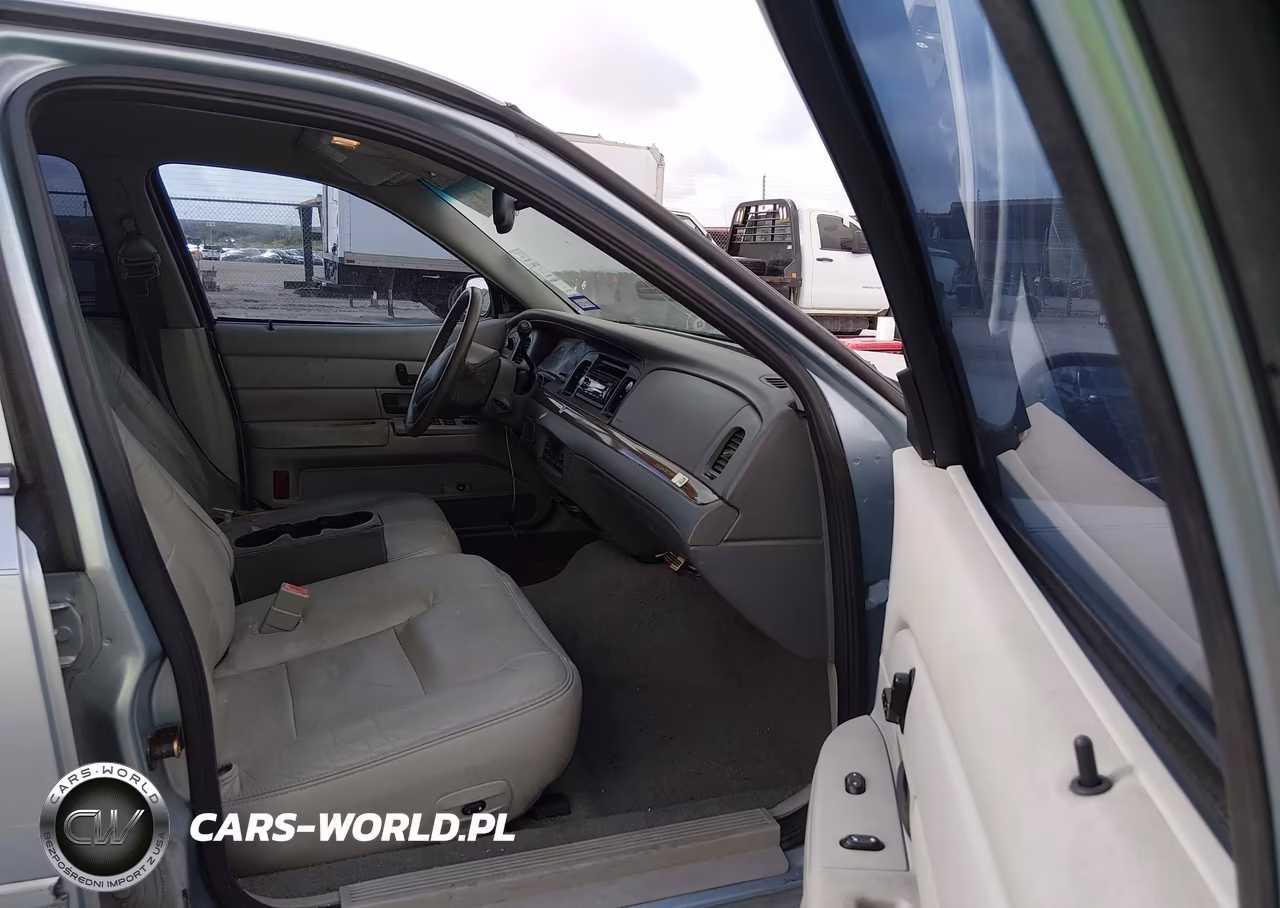 2004 Ford Crown Victoria Lx VIN:2FAFP74W54X125067 - 5