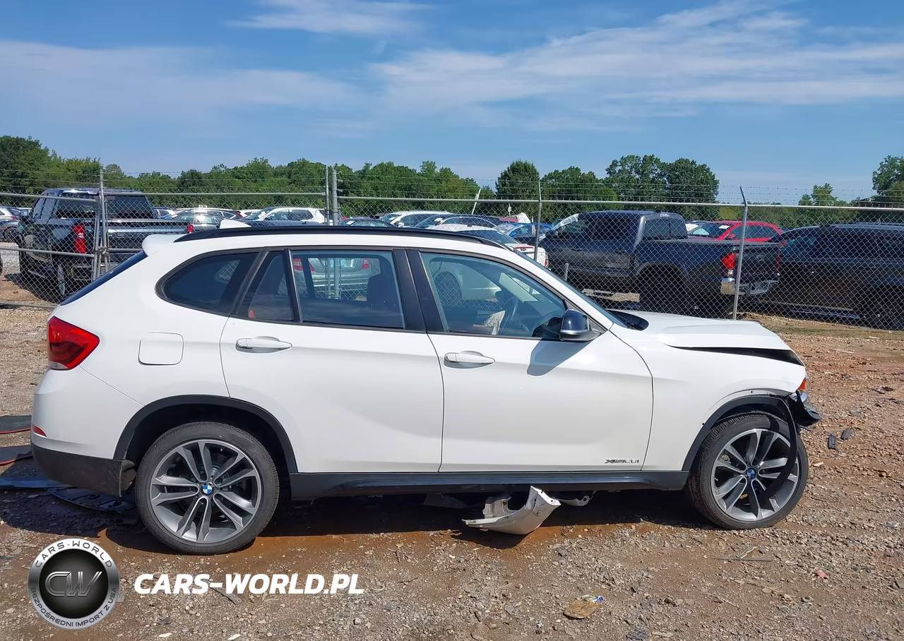 2015 BMW X1 xDrive28I VIN:WBAVL1C55FVY38818 - 13