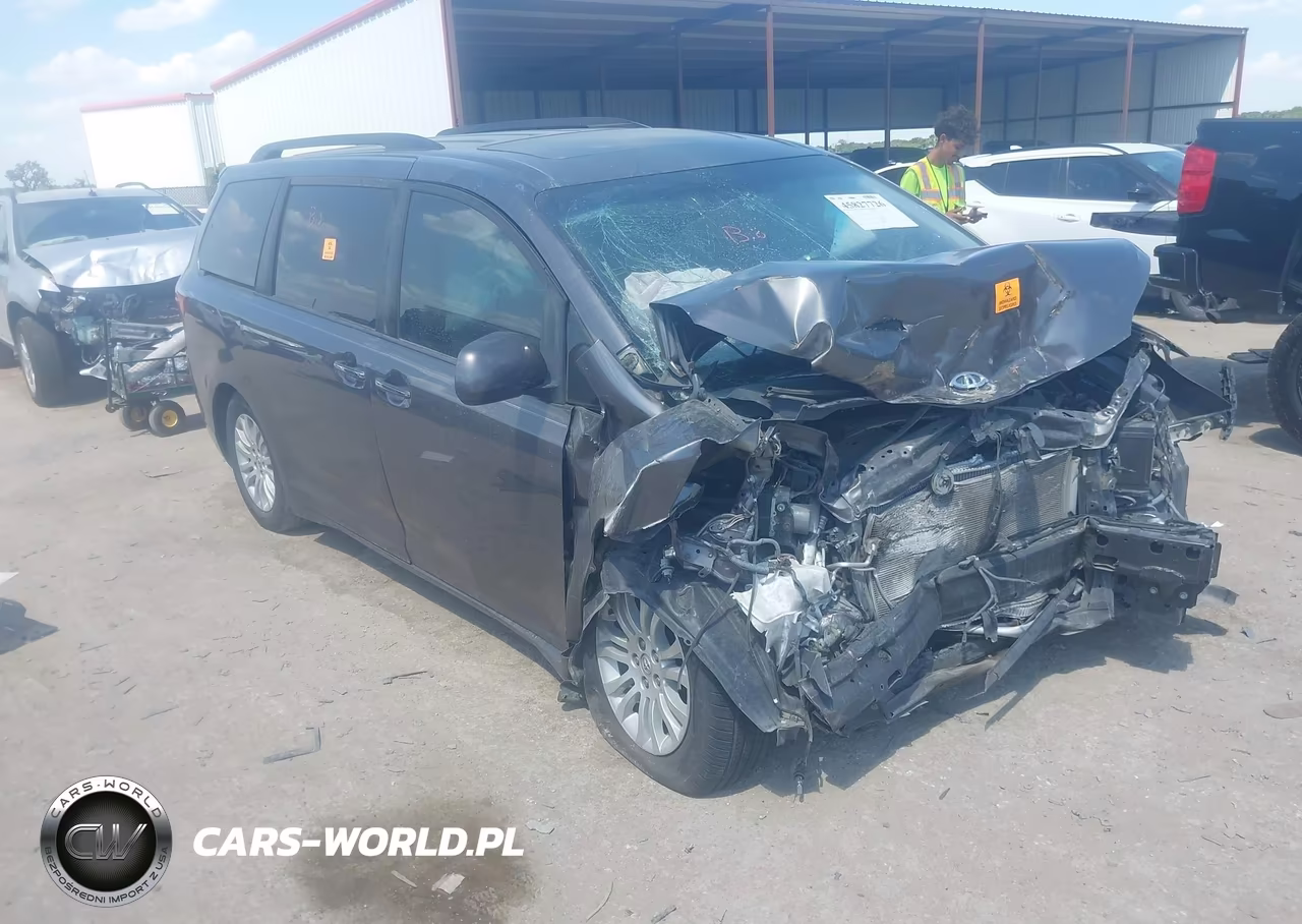 2015 Toyota Sienna Xle 8 Passenger