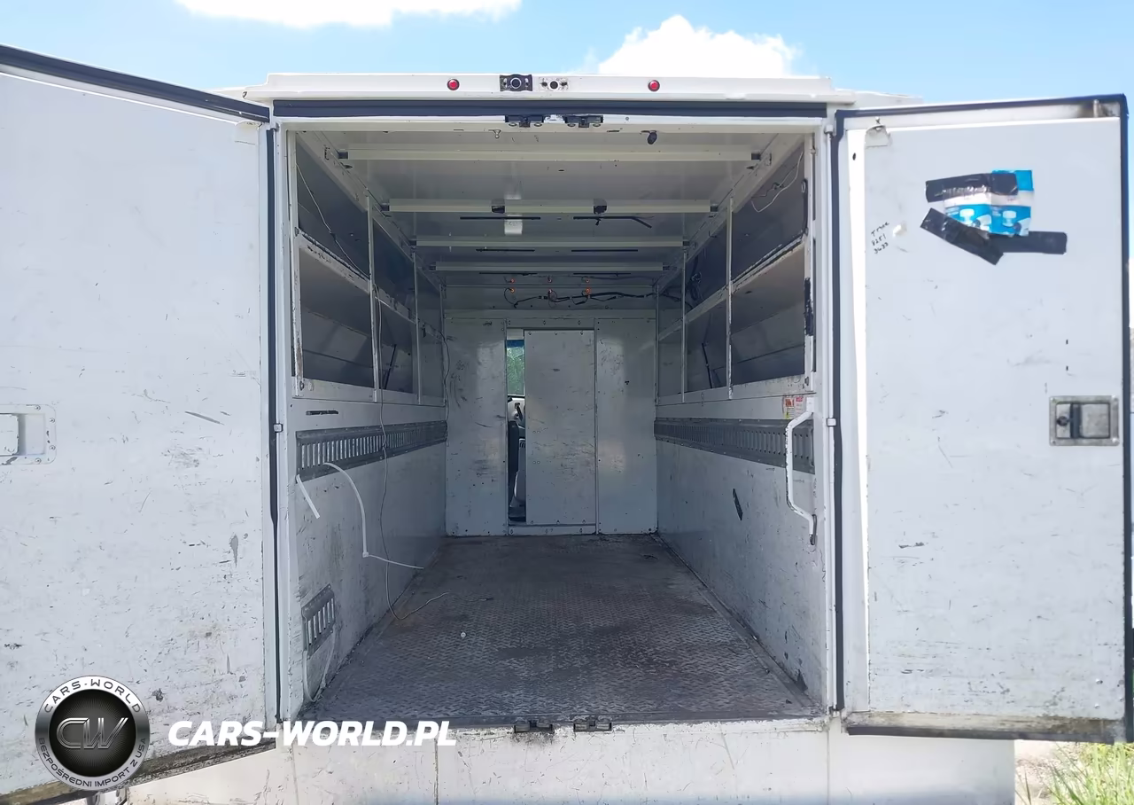 2005 Ford E-350 Cutaway Standard VIN:1FDSE35L25HB19784 - 7