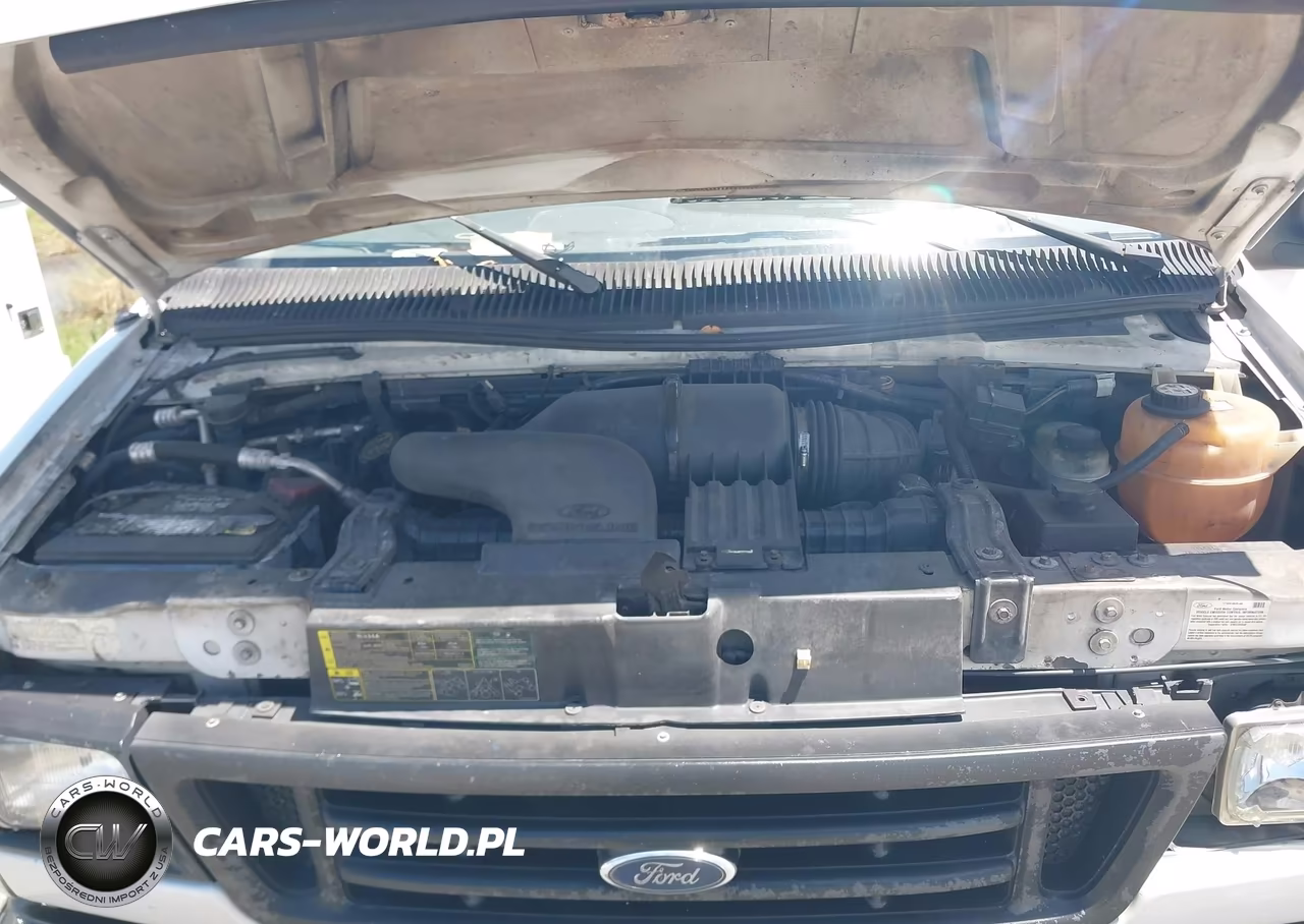 2005 Ford E-350 Cutaway Standard VIN:1FDSE35L25HB19784 - 9