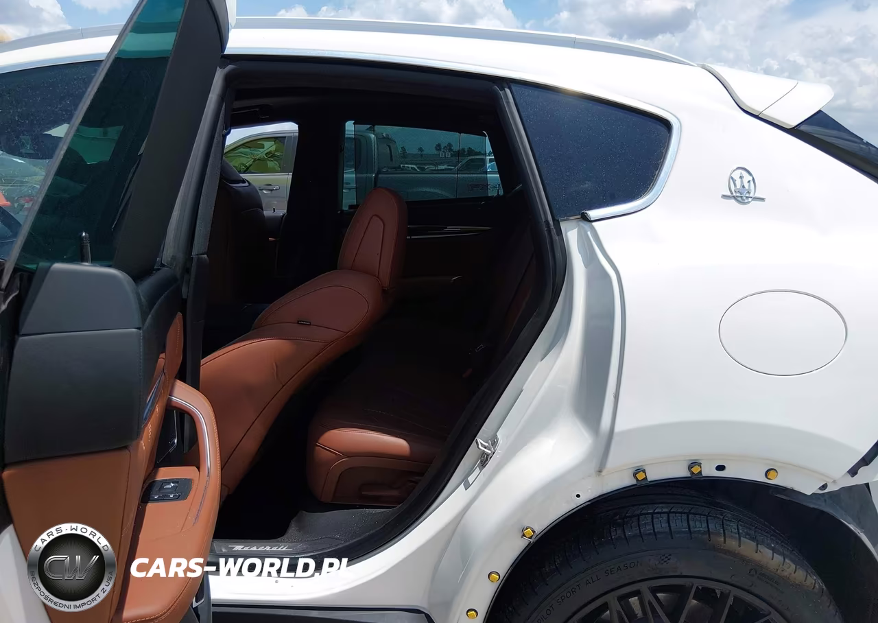 2021 Maserati Levante Granlusso VIN:ZN661XUL6MX363550 - 8