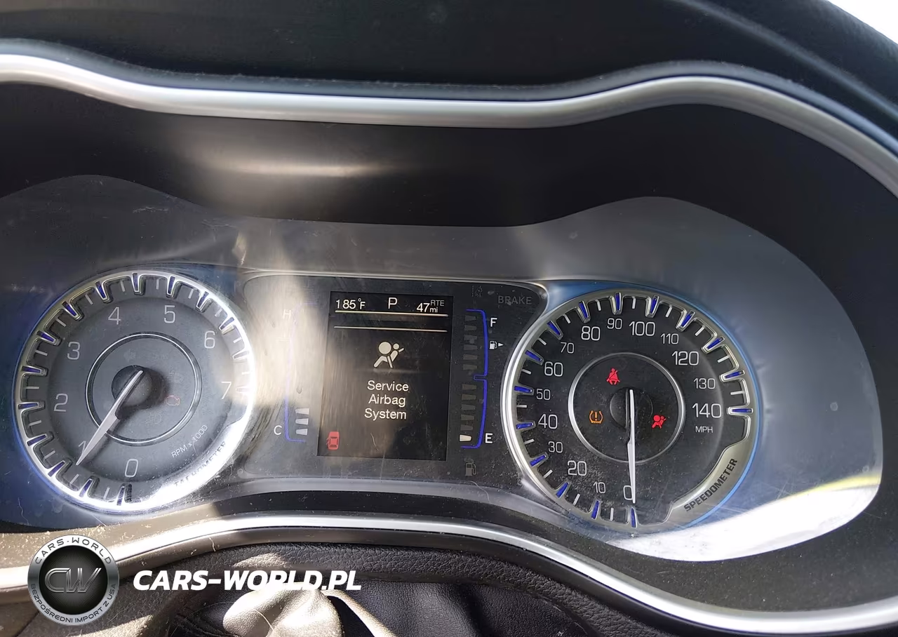 2015 Chrysler 200 Limited VIN:1C3CCCAB6FN579517 - 7