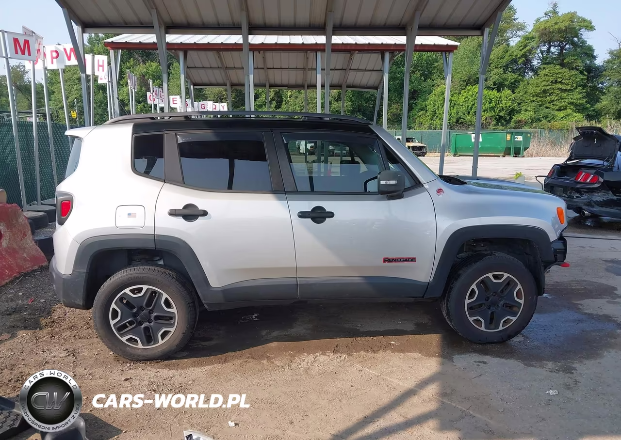 2015 Jeep Renegade Trailhawk VIN:ZACCJBCTXFPB31547 - 14