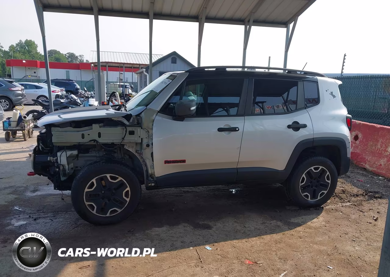 2015 Jeep Renegade Trailhawk VIN:ZACCJBCTXFPB31547 - 15