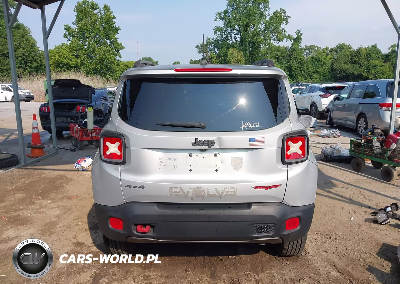 2015 Jeep Renegade Trailhawk VIN:ZACCJBCTXFPB31547 - 17