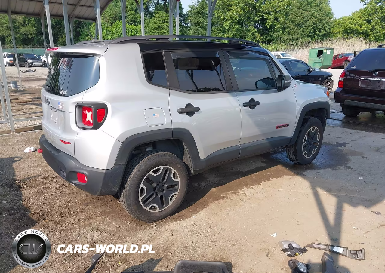 2015 Jeep Renegade Trailhawk VIN:ZACCJBCTXFPB31547 - 4