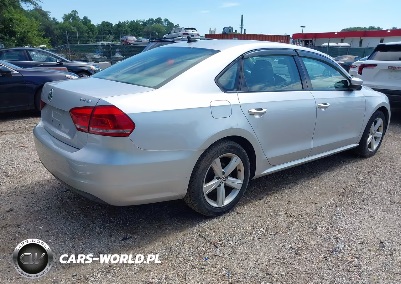 2013 Volkswagen Passat 2.0L Tdi Se VIN:1VWBN7A36DC034070 - 4