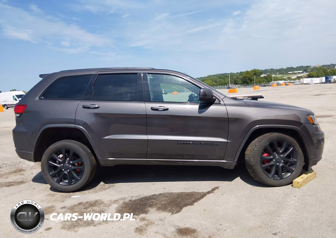 2020 Jeep Grand Cherokee Altitude 4X4 VIN:1C4RJFAG1LC176934 - 14