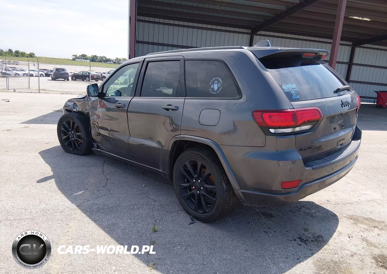 2020 Jeep Grand Cherokee Altitude 4X4 VIN:1C4RJFAG1LC176934 - 3