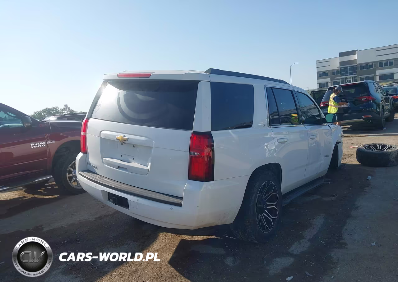 2018 Chevrolet Tahoe Lt VIN:1GNSCBKC3JR163622 - 4