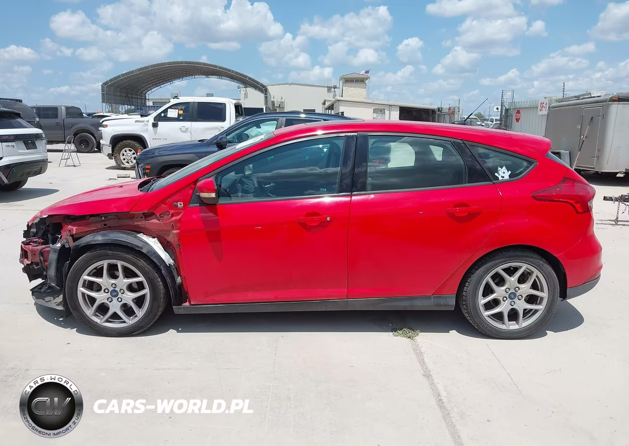 2015 Ford Focus Se VIN:1FADP3K22FL290123 - 15