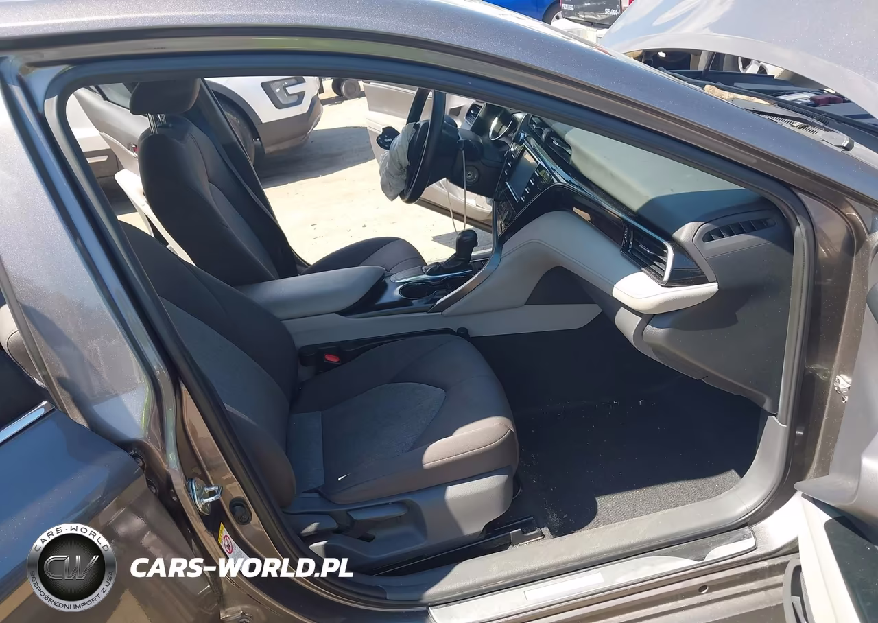 2019 Toyota Camry Le VIN:4T1B11HK1KU202080 - 5