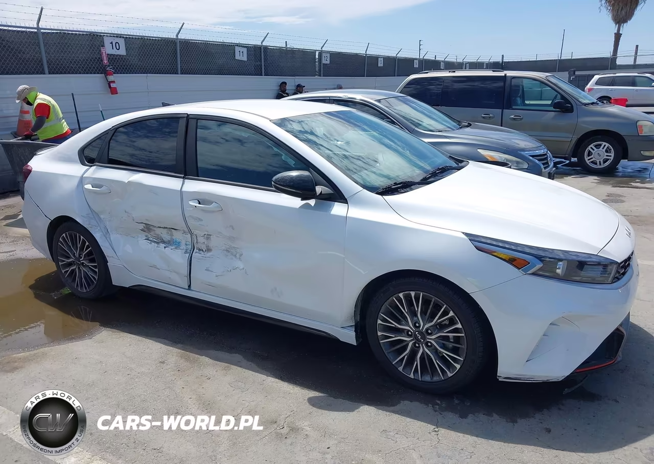 2023 Kia Forte Gt-Line VIN:3KPF54AD6PE615402 - 13