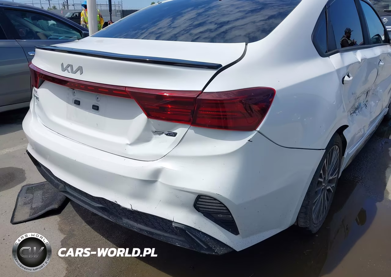 2023 Kia Forte Gt-Line VIN:3KPF54AD6PE615402 - 17