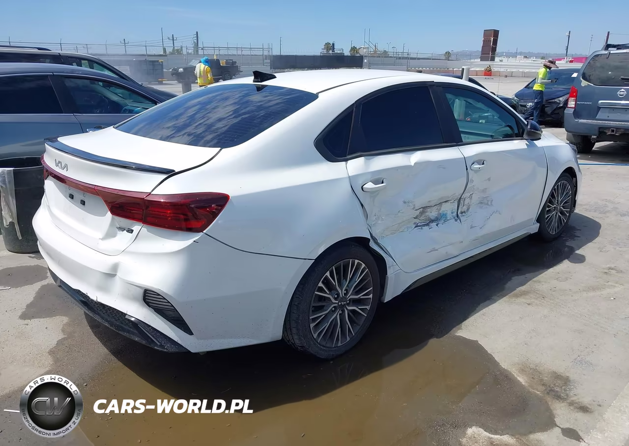 2023 Kia Forte Gt-Line VIN:3KPF54AD6PE615402 - 4
