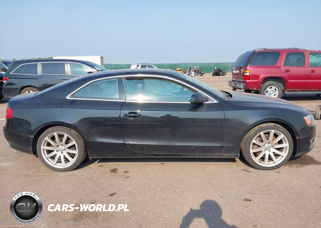 2011 Audi A5 2.0T Premium VIN:WAULFAFRXBA018152 - 13