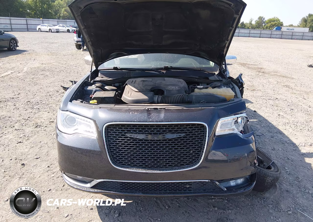 2018 Chrysler 300 Limited VIN:2C3CCAEG5JH164846 - 10