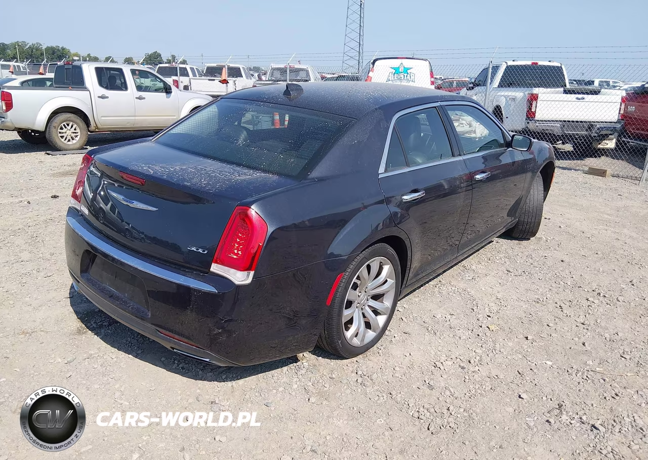 2018 Chrysler 300 Limited VIN:2C3CCAEG5JH164846 - 4