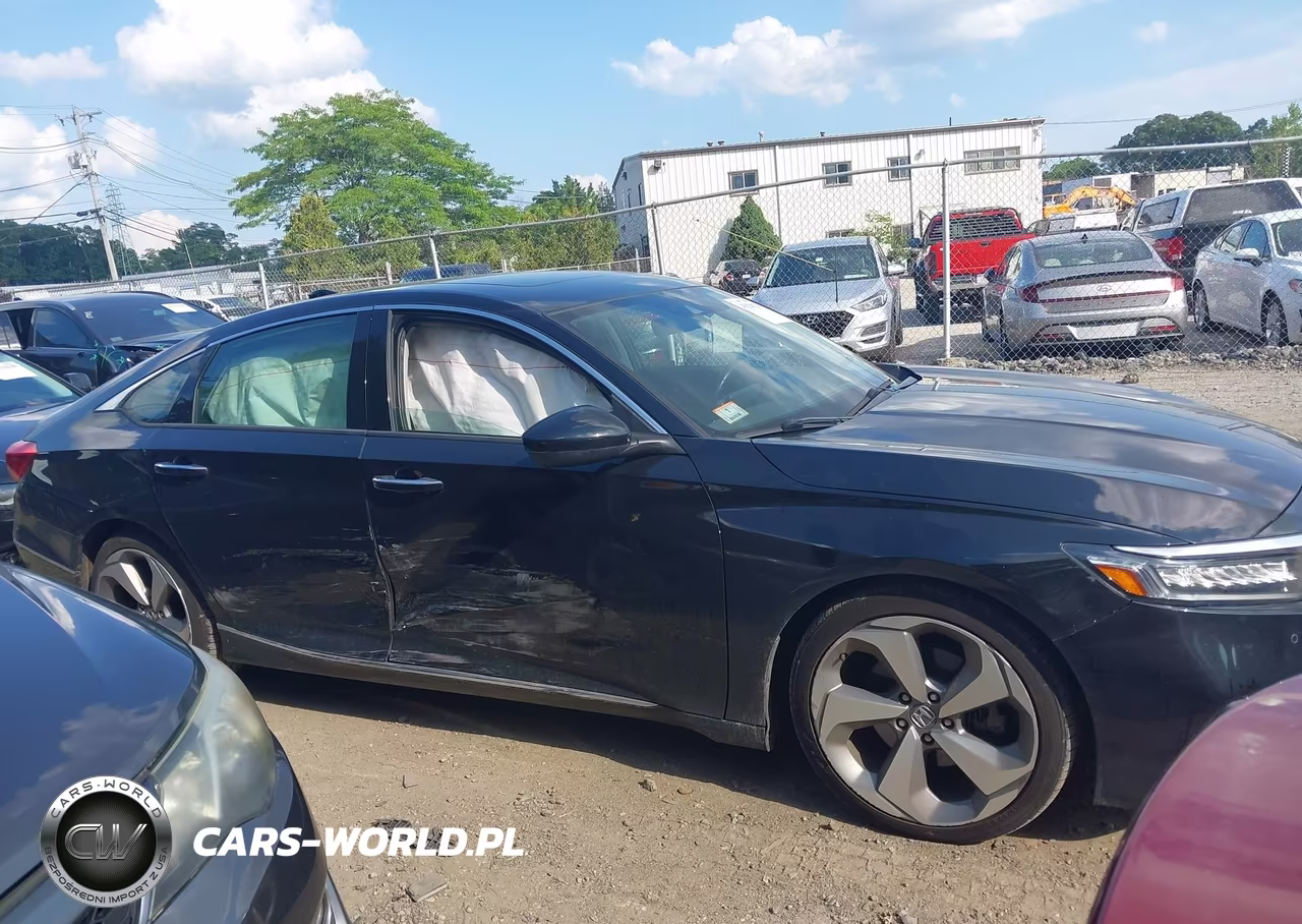 2018 Honda Accord Touring VIN:1HGCV1F99JA053609 - 13