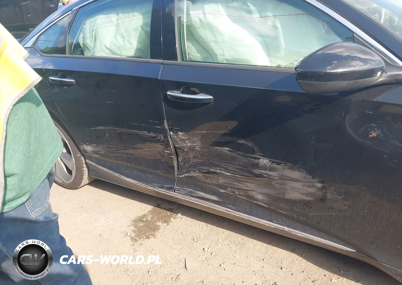 2018 Honda Accord Touring VIN:1HGCV1F99JA053609 - 17