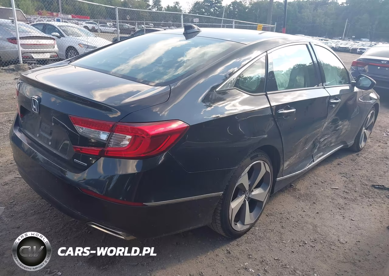 2018 Honda Accord Touring VIN:1HGCV1F99JA053609 - 4