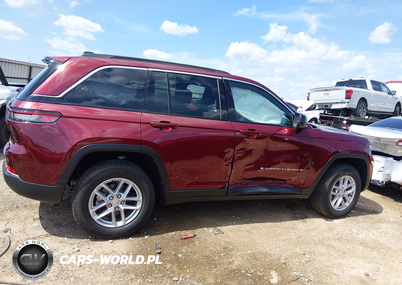 2024 Jeep Grand Cherokee Laredo X 4X4 VIN:1C4RJHAG0R8619453 - 13