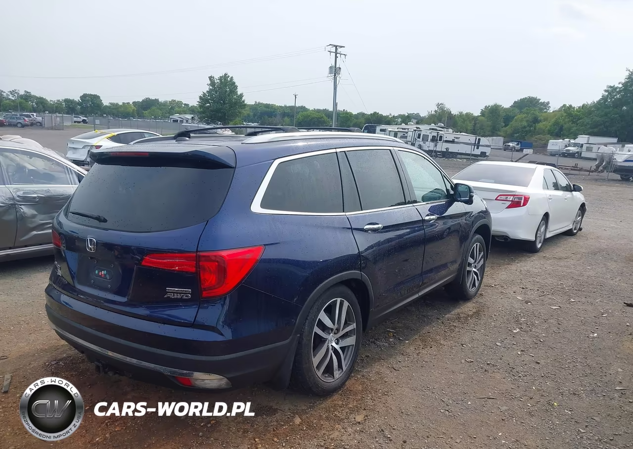 2016 Honda Pilot Touring VIN:5FNYF6H98GB004011 - 4