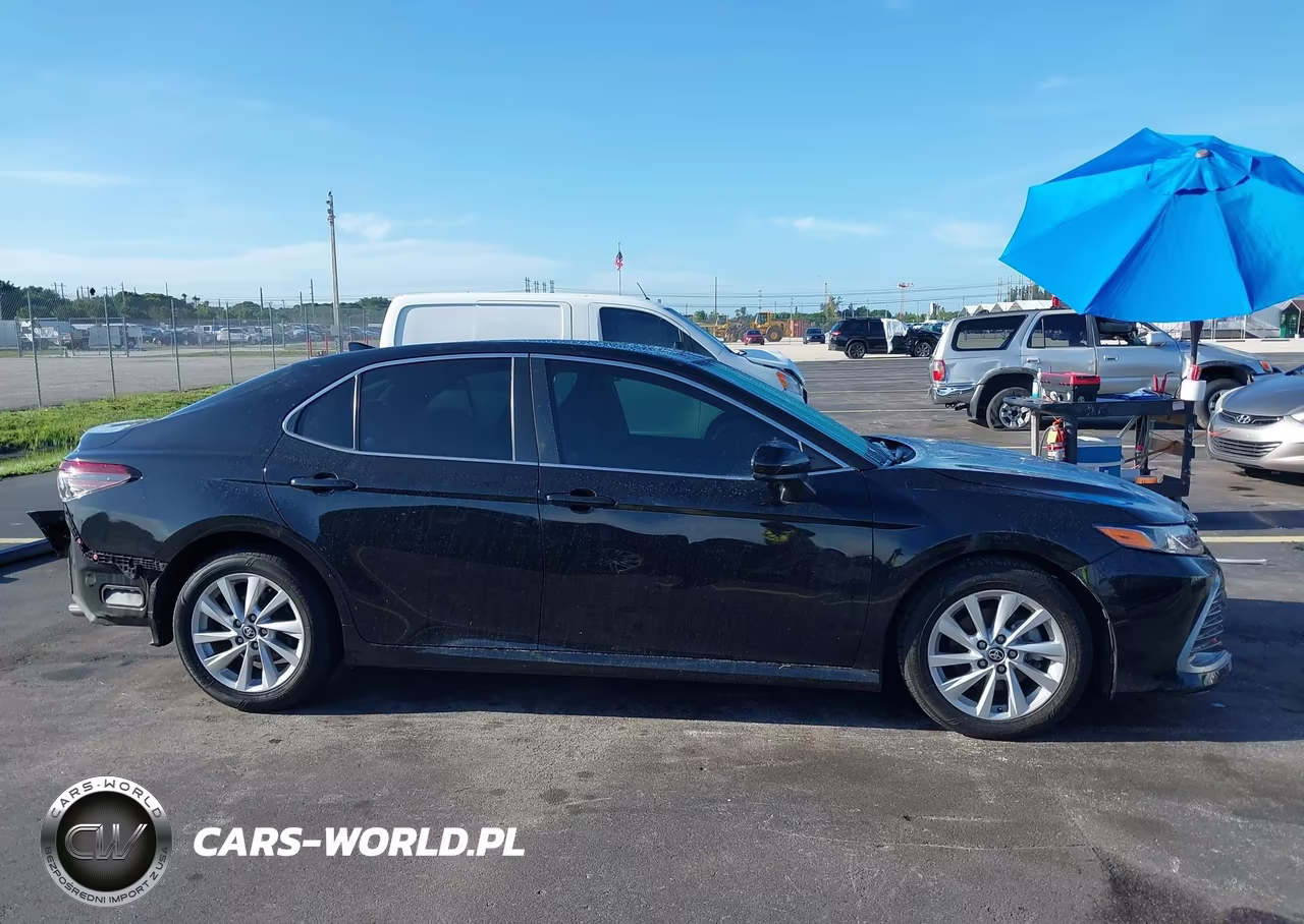 2022 Toyota Camry Le VIN:4T1C11AKXNU652006 - 13