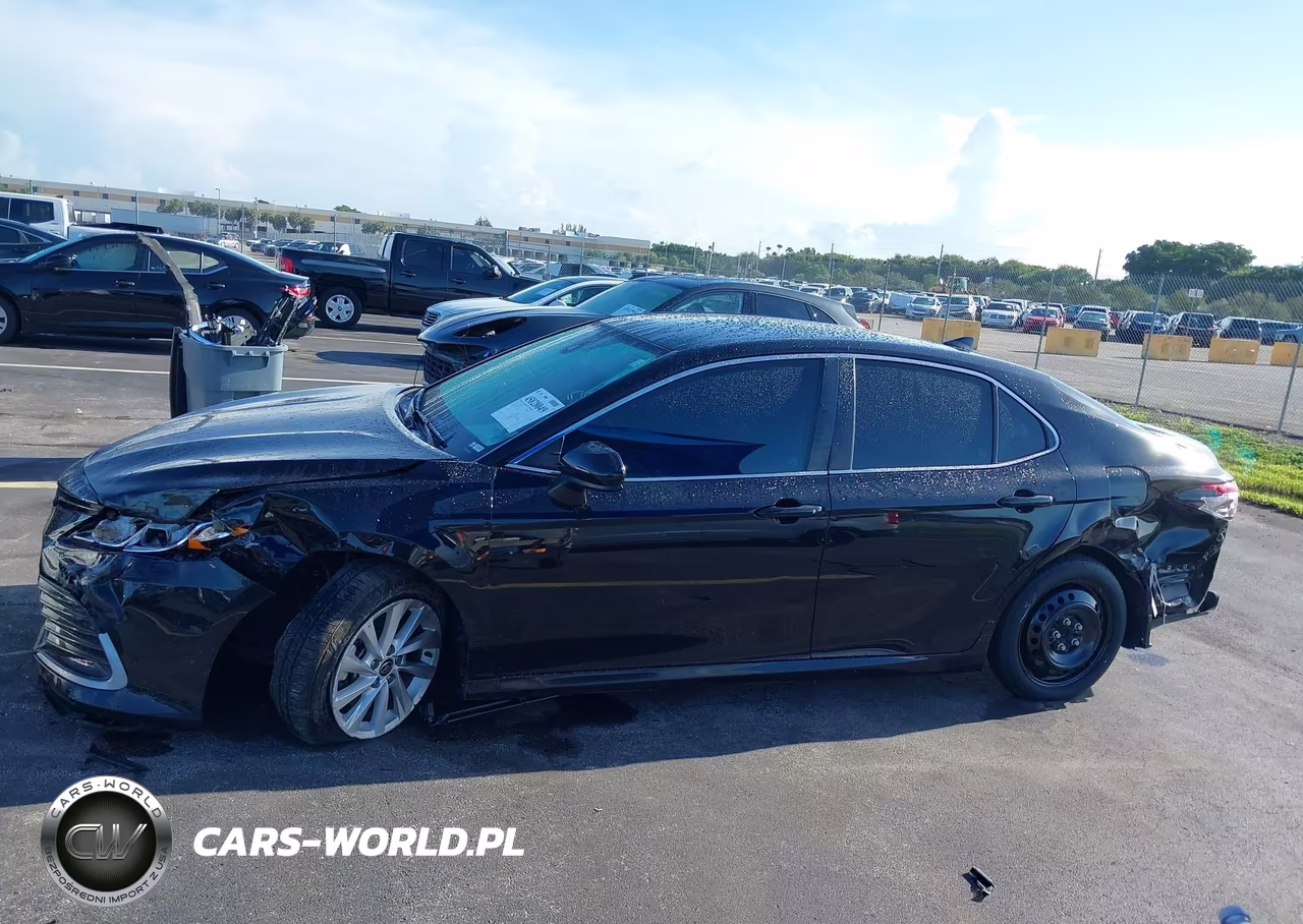 2022 Toyota Camry Le VIN:4T1C11AKXNU652006 - 14