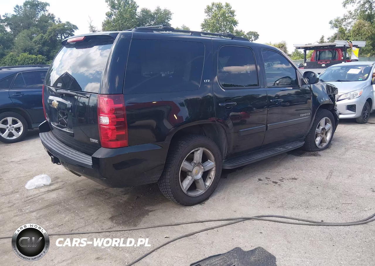 2007 Chevrolet Tahoe Ltz VIN:1GNFK130X7R398272 - 4