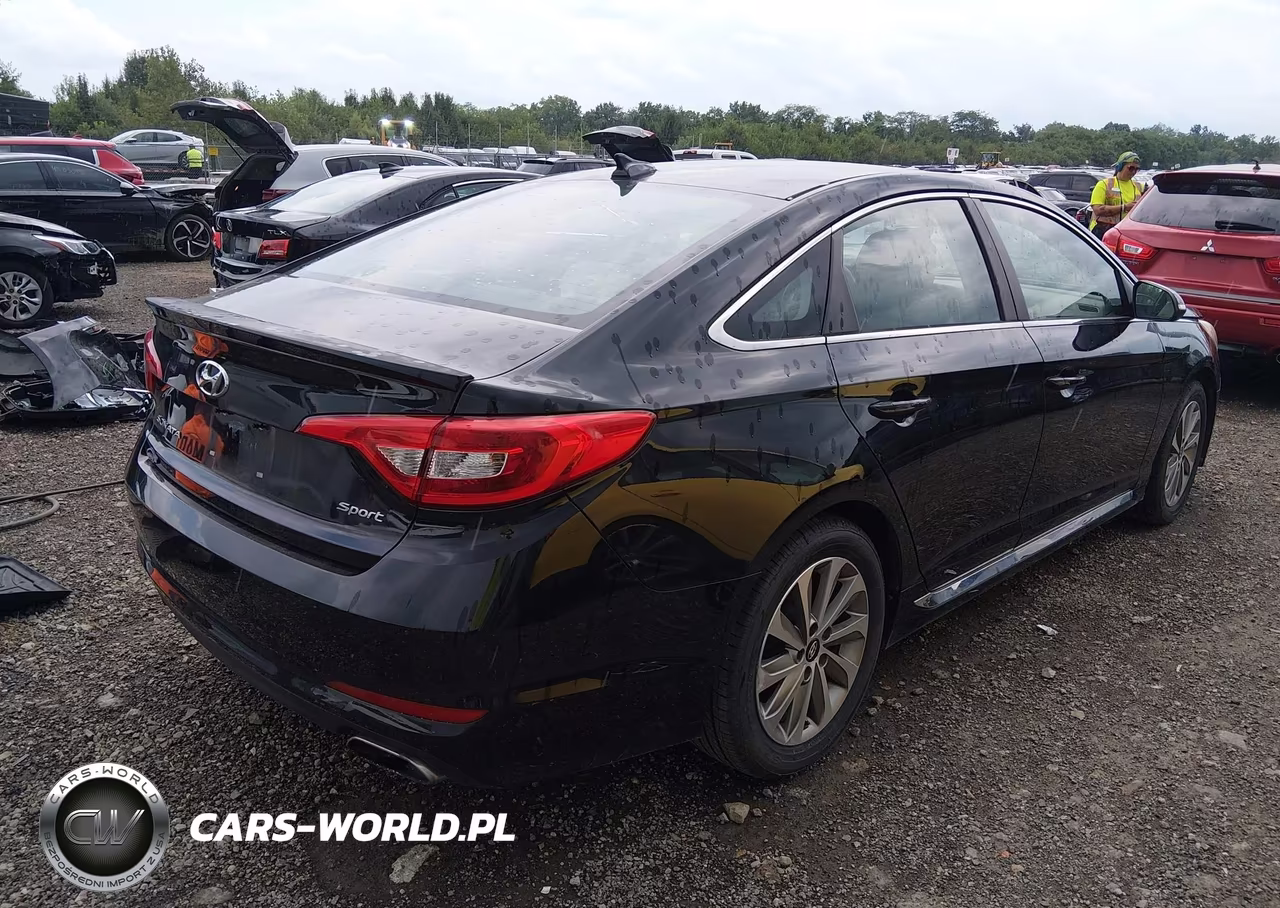 2015 Hyundai Sonata Sport VIN:5NPE34AF7FH246210 - 4